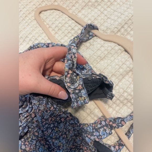 American Eagle, colorful tank top with tie front. - Picture 3 of 5